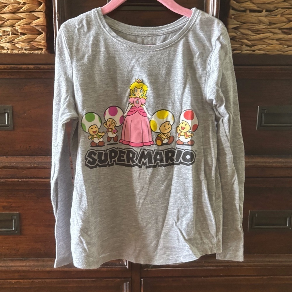 Jumping beans x Super Mario Brothers gray long sleeve graphic tee in size 7